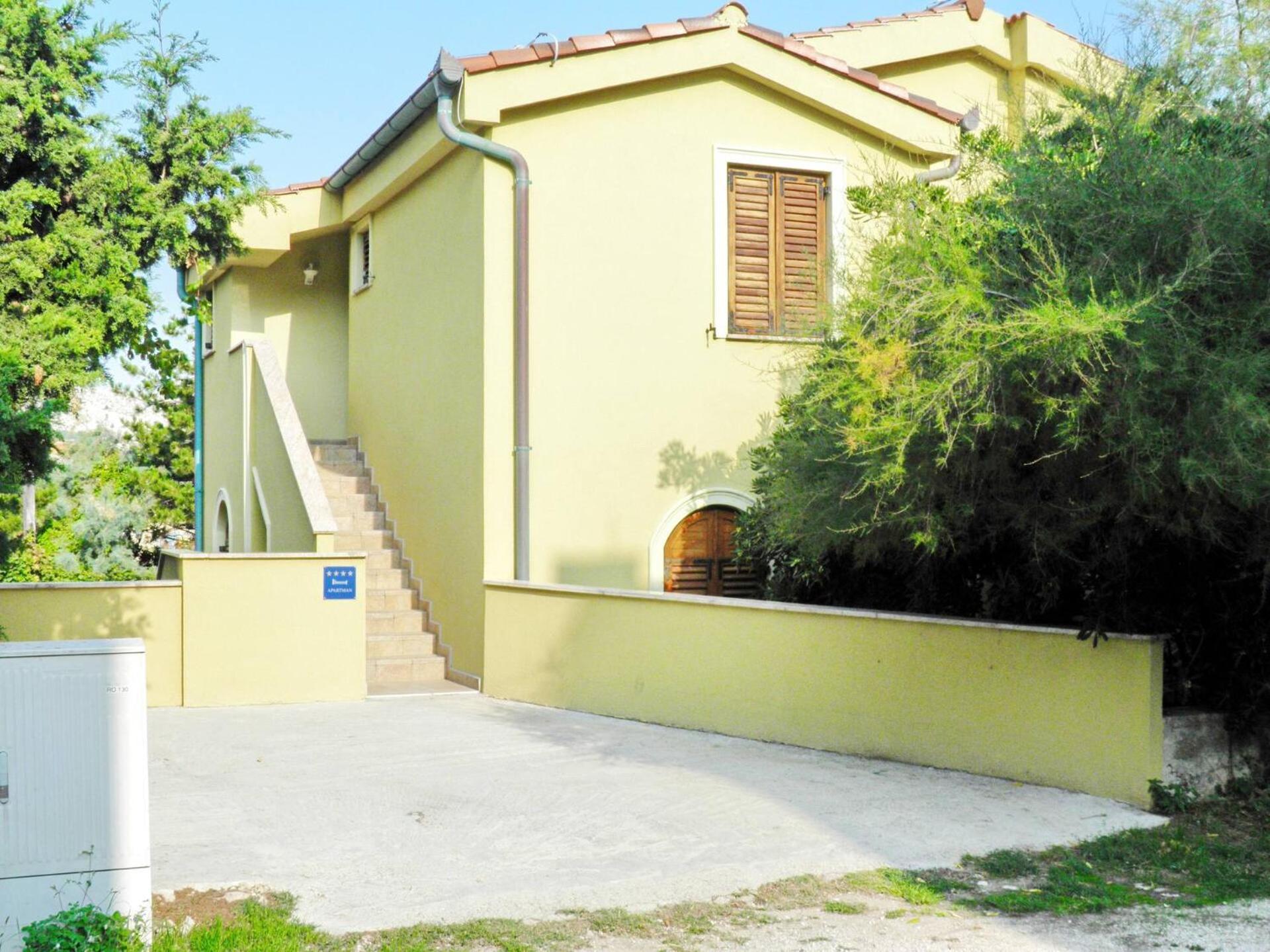 Apartments Mrkus Baska  Bagian luar foto