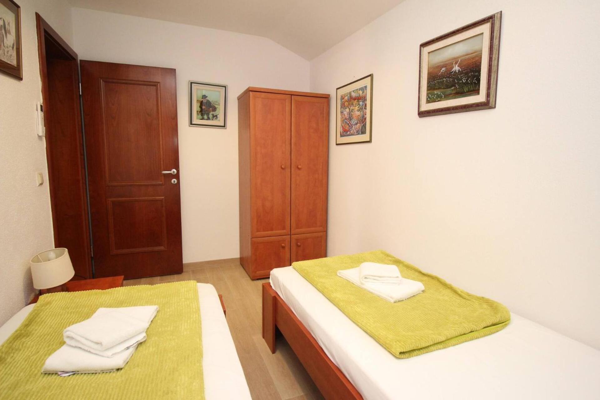 Apartments Mrkus Baska  Bagian luar foto